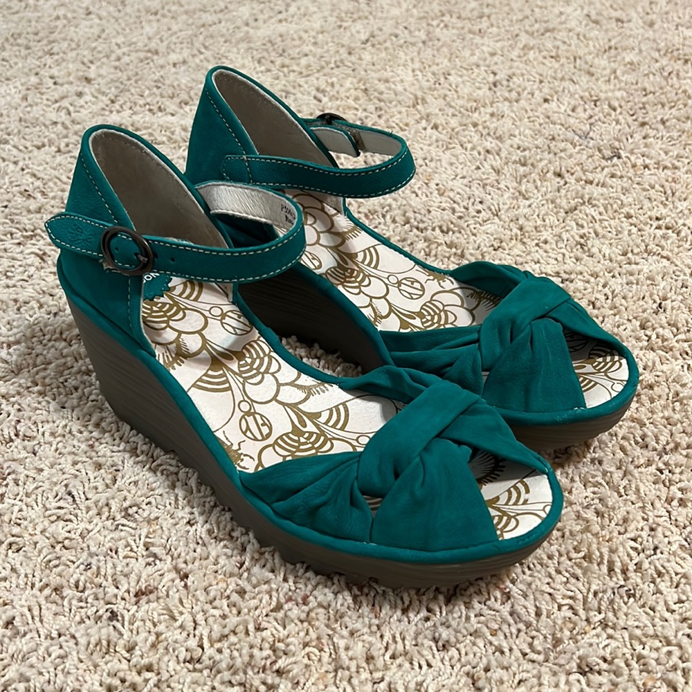 FLY London Yoel Teal Wedge Sandals (38)